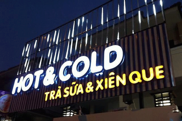 Bảng hiệu quảng cáo của HOT & COLD