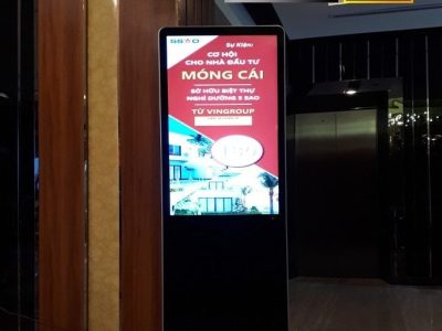 Màn hình quảng cáo LCD chân đứng 43 inch SAMSUNG / LG - Zeus Việt Nam