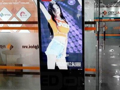 Màn hình quảng cáo LCD chân đứng 60 inch SAMSUNG/LG - Zeus Việt Nam